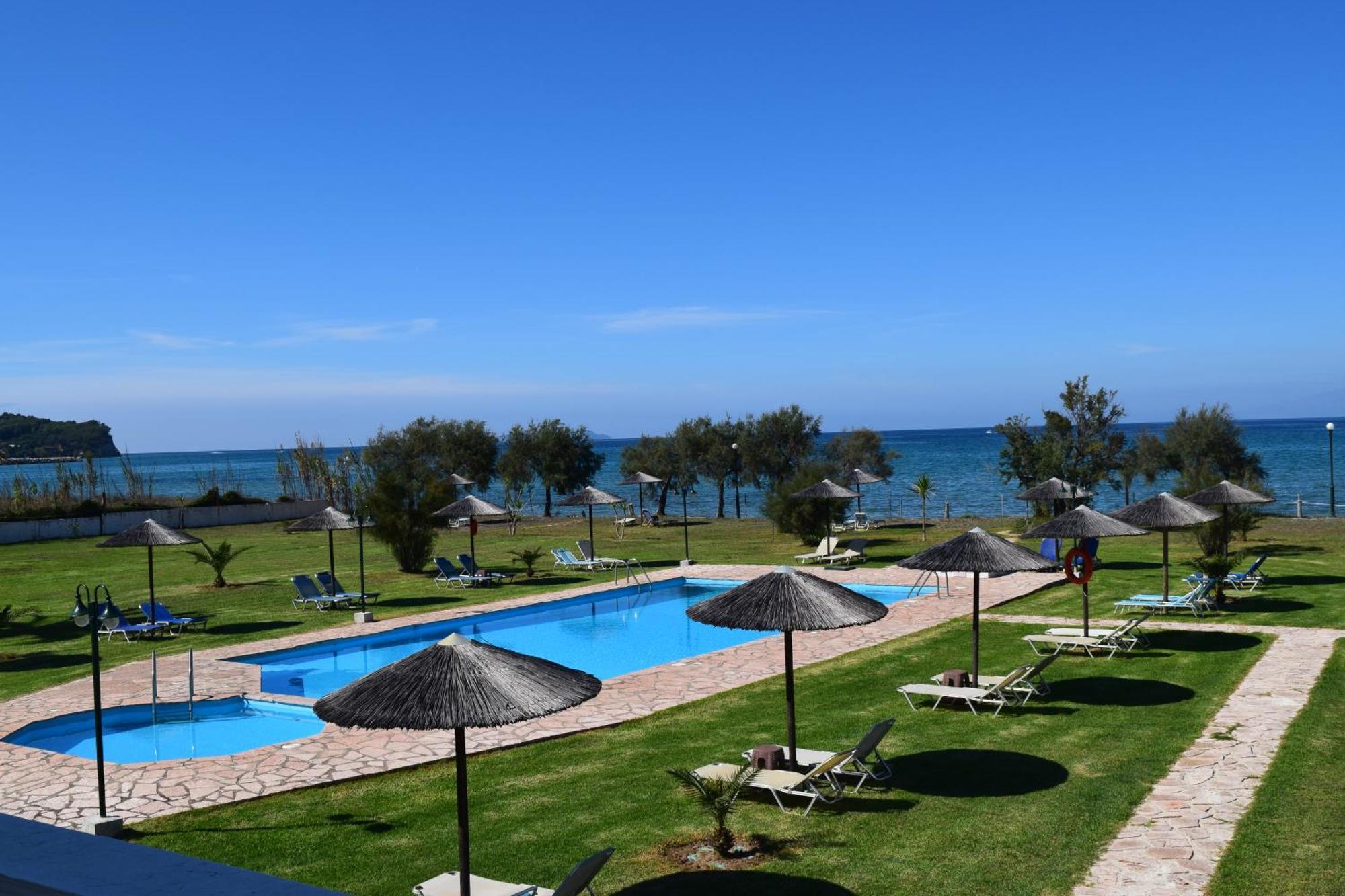 S&C Kosmos Beach Resort Roda  Zewnętrze zdjęcie