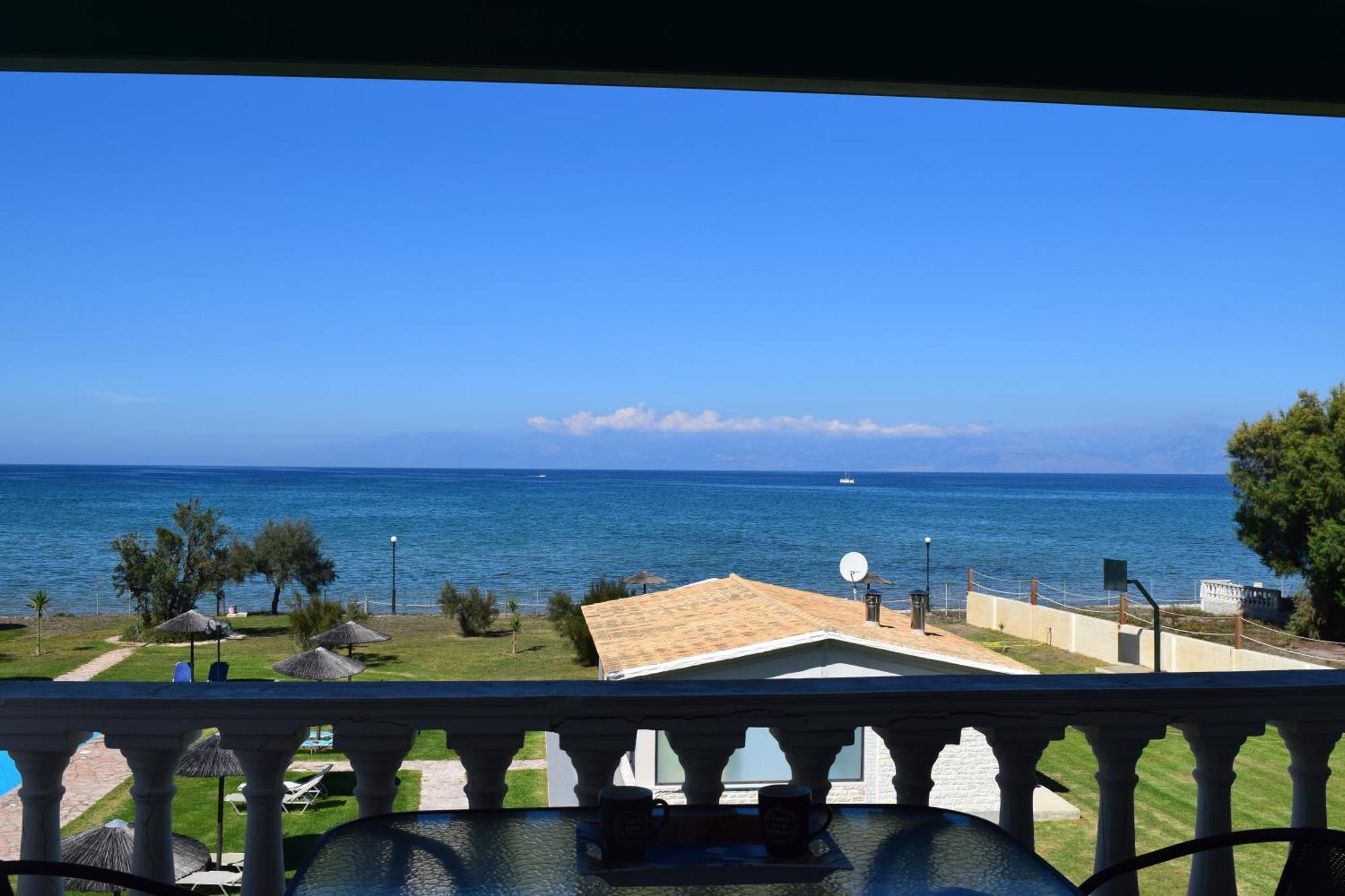 S&C Kosmos Beach Resort Roda  Zewnętrze zdjęcie