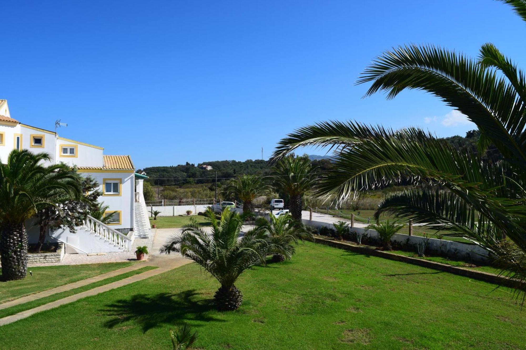 S&C Kosmos Beach Resort Roda  Zewnętrze zdjęcie