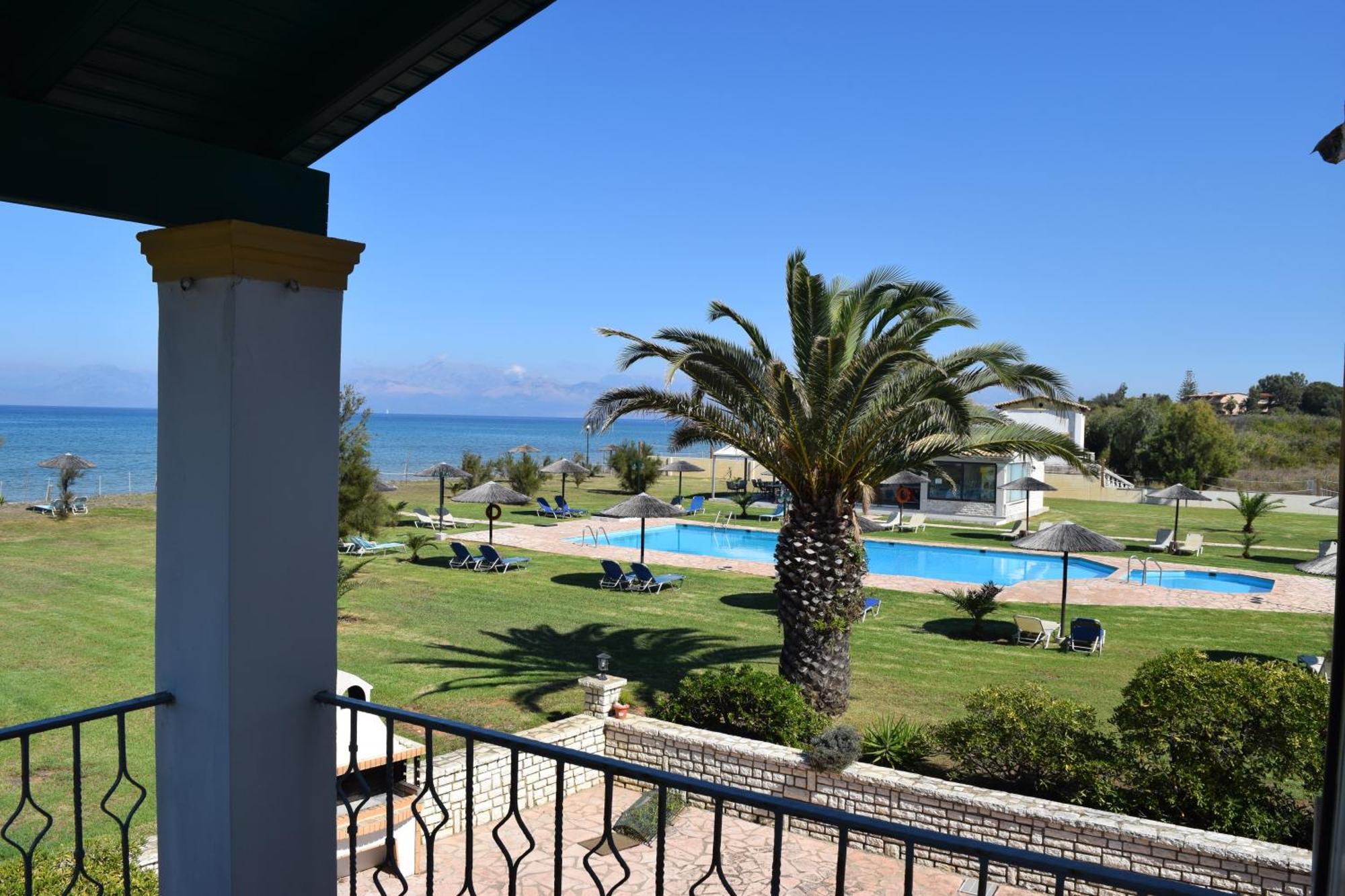 S&C Kosmos Beach Resort Roda  Zewnętrze zdjęcie